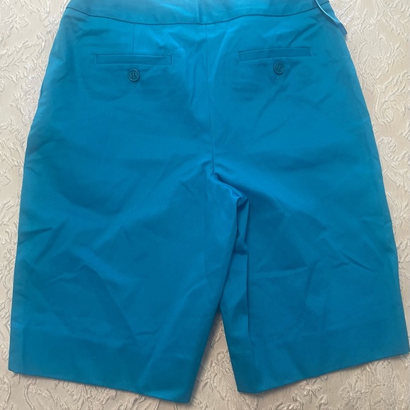 Nwt Jones New York stretch Bermuda teal colour size 2, 4 petite - Picture 2 of 3